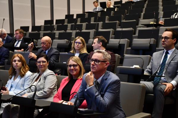 Zarząd województwa otrzymał absolutorium za 2024 rok podczas sesji Sejmiku 26 maja - kliknij aby powiększyć