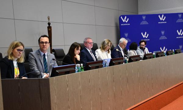 Zarząd województwa otrzymał absolutorium za 2024 rok podczas sesji Sejmiku 26 maja - kliknij aby powiększyć