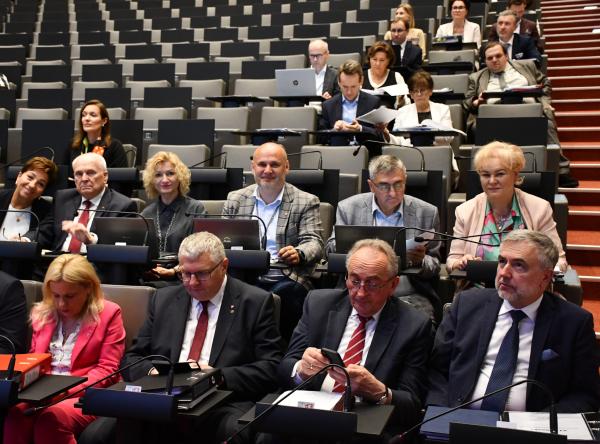 Zarząd województwa otrzymał absolutorium za 2024 rok podczas sesji Sejmiku 26 maja - kliknij aby powiększyć
