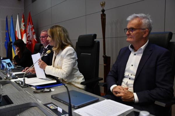 Zarząd województwa otrzymał absolutorium za 2024 rok podczas sesji Sejmiku 26 maja - kliknij aby powiększyć
