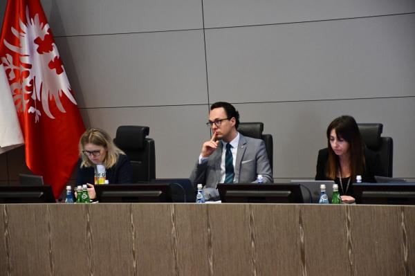 Zarząd województwa otrzymał absolutorium za 2024 rok podczas sesji Sejmiku 26 maja - kliknij aby powiększyć