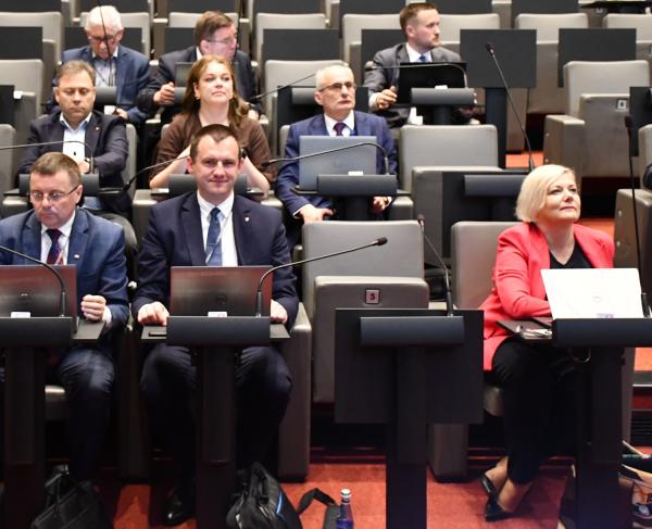 Zarząd województwa otrzymał absolutorium za 2024 rok podczas sesji Sejmiku 26 maja - kliknij aby powiększyć