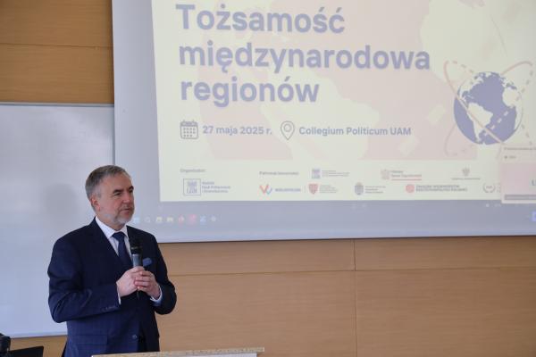 III Naukowa Konferencja Paradyplomatyczna na UAM- kliknij aby powiększyć