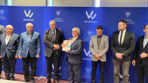 Dwa miliony na węzę dla wielkopolskich pasiek w 2025 roku- kliknij aby powiększyć