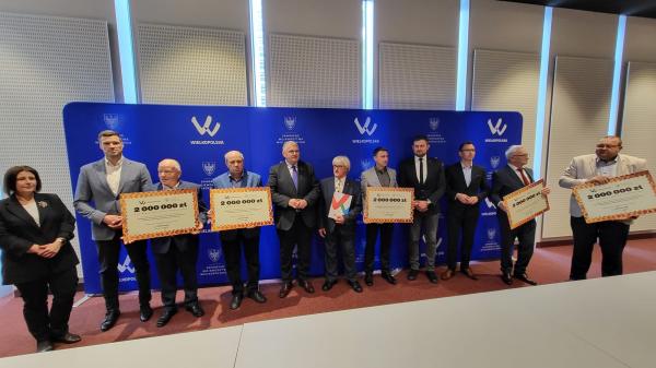 Dwa miliony na węzę dla wielkopolskich pasiek w 2025 roku- kliknij aby powiększyć