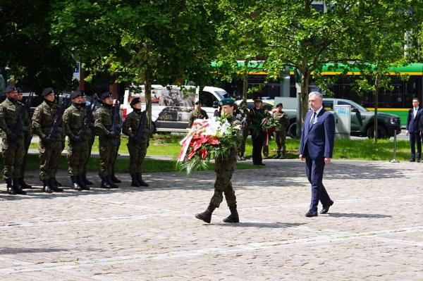 Obchody Dnia Weterana Działań Poza Granicami Państwa oraz Międzynarodowego Dnia Uczestnika Misji Pokojowych Organizacji Narodów Zjednoczonych w Poznaniu, fot. WUW Poznań, Tomasz Siwiński.- kliknij aby powiększyć
