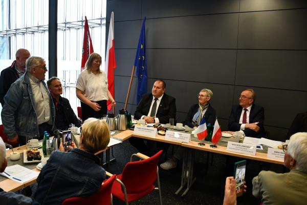 Przedstawiciele bretońskich gmin z wizytą w Urzędzie Marszałkowskim- kliknij aby powiększyć
