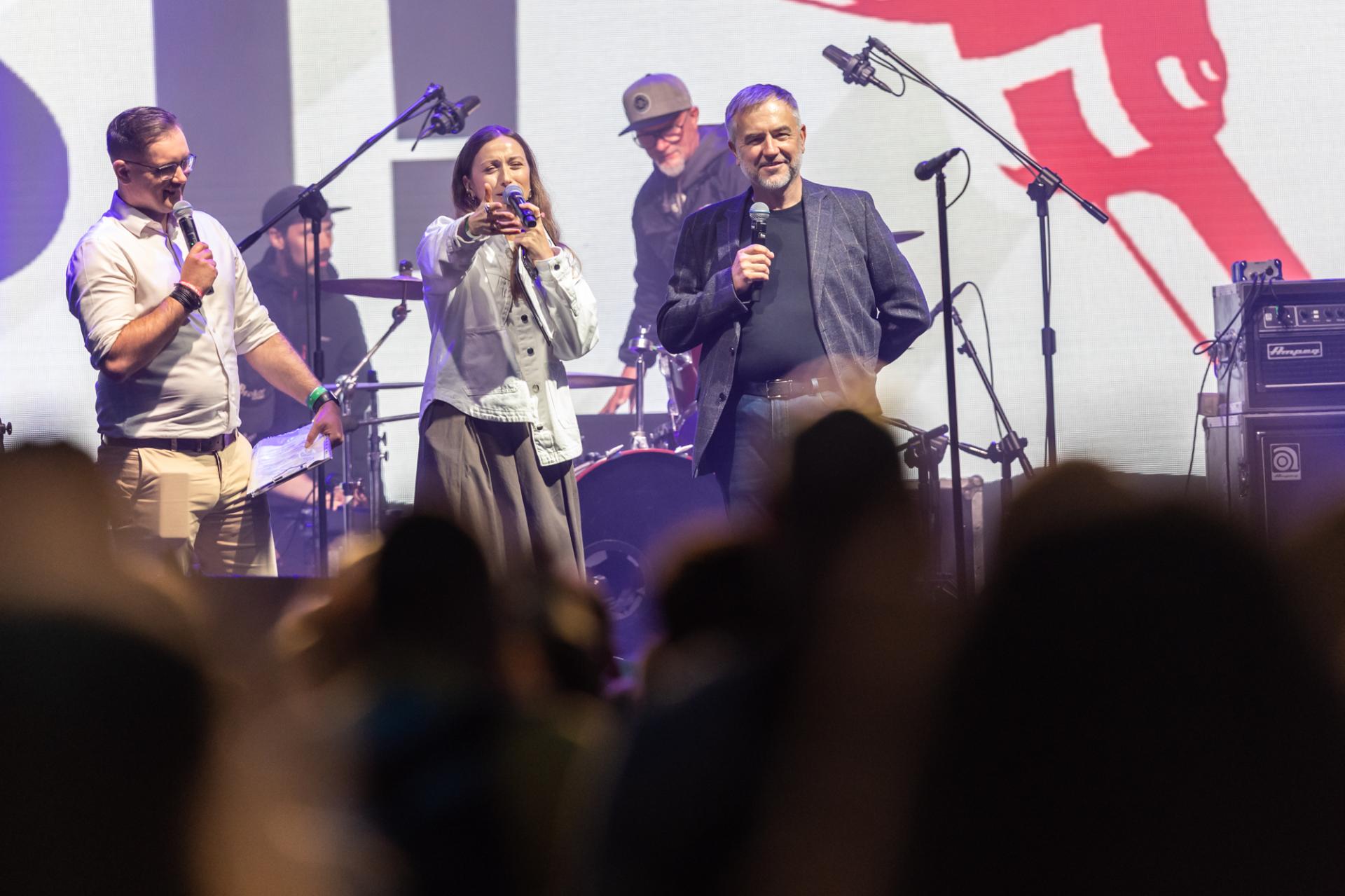 Marszałek na Pikniku na FEST: Jesteśmy wspólnotą wszystkich mieszkańców   - zobacz więcej