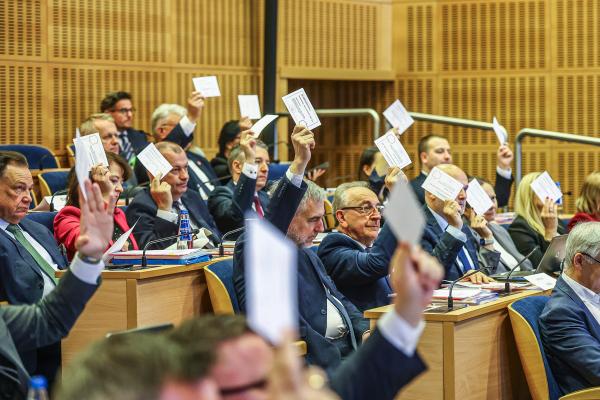 Marszałek Marek Woźniak oraz Wicemarszałek Wojciech Jankowiak wzięli udział w XLIV Zgromadzeniu Ogólnym Związku Województw Rzeczypospolitej Polskiej w Krakowie.

Fot. Polskie Regiony- kliknij aby powiększyć