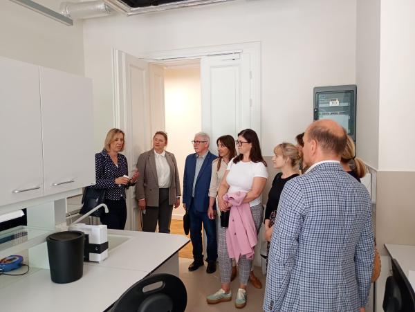 Wizyta studyjna Komisji Gospodarki w Instytucie Chemii Bioorganicznej PAN- kliknij aby powiększyć
