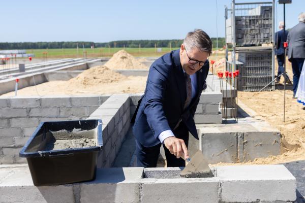 Politechnika Poznańska rozwija skrzydła na lotnisku w Kąkolewie - kliknij aby powiększyć