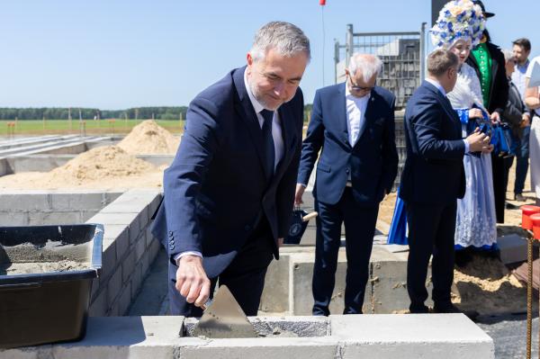 Politechnika Poznańska rozwija skrzydła na lotnisku w Kąkolewie - kliknij aby powiększyć