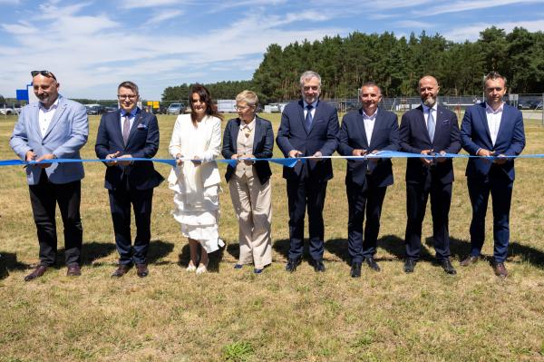 Politechnika Poznańska rozwija skrzydła na lotnisku w Kąkolewie - kliknij aby powiększyć