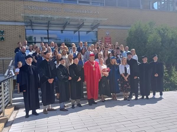 Uroczyste zakończenie studiów- kliknij aby powiększyć