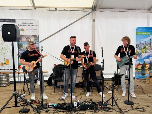 Koncert PPNOU na stanowisku Wielkopolski- kliknij aby powiększyć