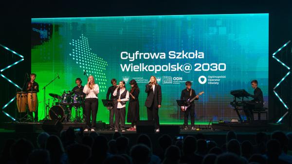 Zespół Muzyczna Przestrzeń podczas koncertu Konferencja Podsumowania I edycji projektu CSW2030- kliknij aby powiększyć