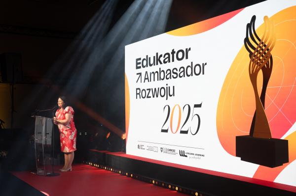 Dorota Kinal - fotorelacja z gali Edukator Ambasador Rozwoju- kliknij aby powiększyć