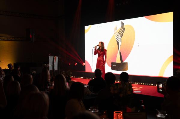Katarzyna Zawada - fotorelacja z gali Edukator Ambasador Rozwoju- kliknij aby powiększyć