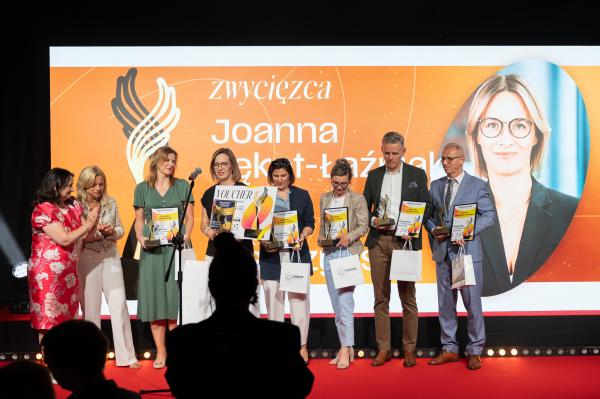Laureaci konkursu - fotorelacja z gali Edukator Ambasador Rozwoju- kliknij aby powiększyć