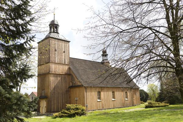 W drewnianym kościele z XVII w. (1615) pw. Niepokalanego Poczęcia NMP w Grębaninie, powiat kępiński, zostaną przeprowadzone  prace konserwatorskie i restauratorskie polichromii - środkowa część ściany południowej.  Fot. M. Adamczewska - kliknij aby powiększyć