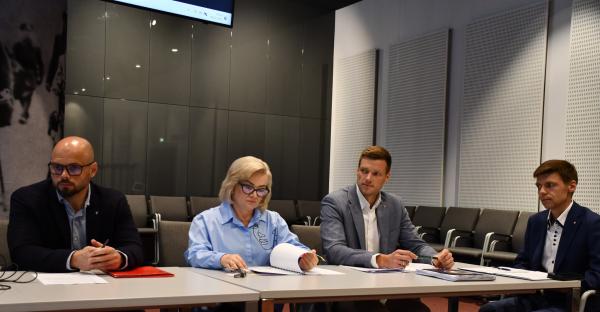 Lipcowe posiedzenia komisji - kliknij aby powiększyć