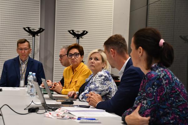 Lipcowe posiedzenia komisji - kliknij aby powiększyć