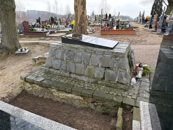 Grób Michała Drzymały w Miasteczku Krajeńskim

Fot. UMiG Miasteczko Krajeńskie- kliknij aby powiększyć