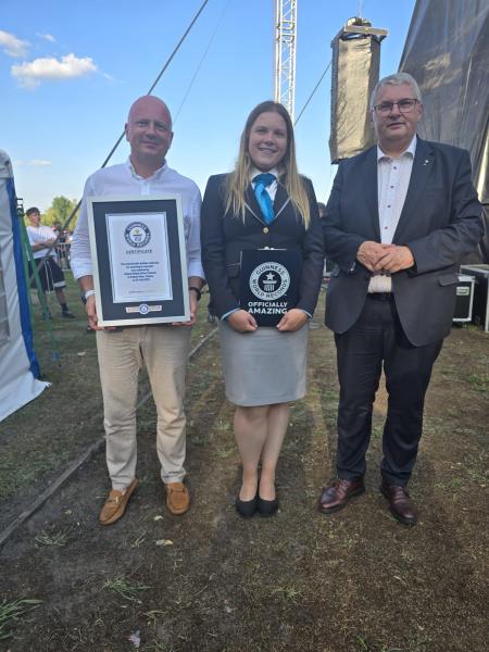 Gmina Kobyla Góra z ekologicznym rekordem Guinnessa- kliknij aby powiększyć