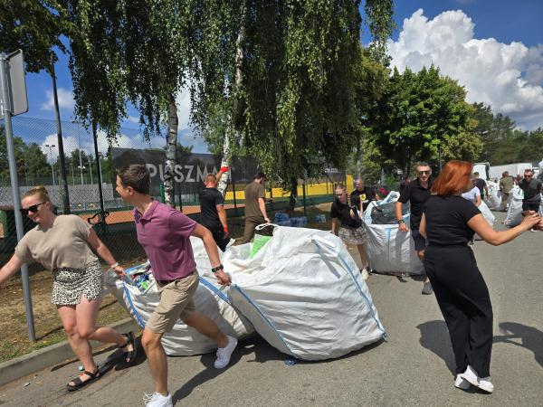 Gmina Kobyla Góra z ekologicznym rekordem Guinnessa- kliknij aby powiększyć