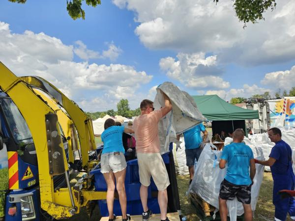 Gmina Kobyla Góra z ekologicznym rekordem Guinnessa- kliknij aby powiększyć