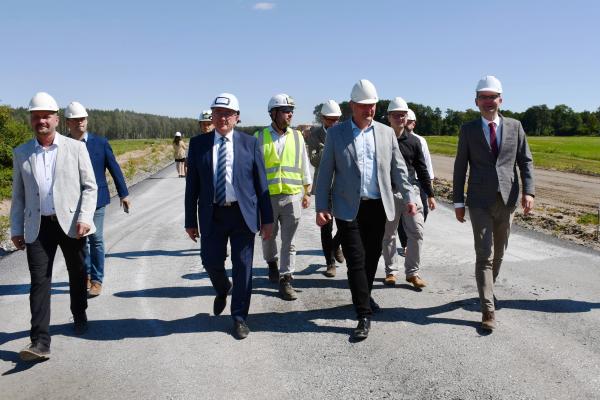 Wicemarszałek Jankowiak wizytował budowę dwóch ważnych obwodnic- kliknij aby powiększyć