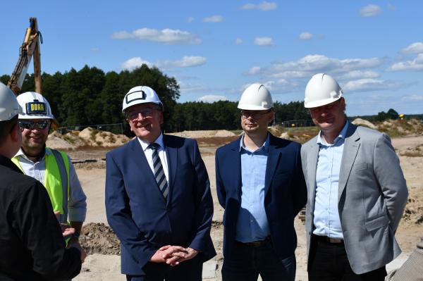 Wicemarszałek Jankowiak wizytował budowę dwóch ważnych obwodnic- kliknij aby powiększyć