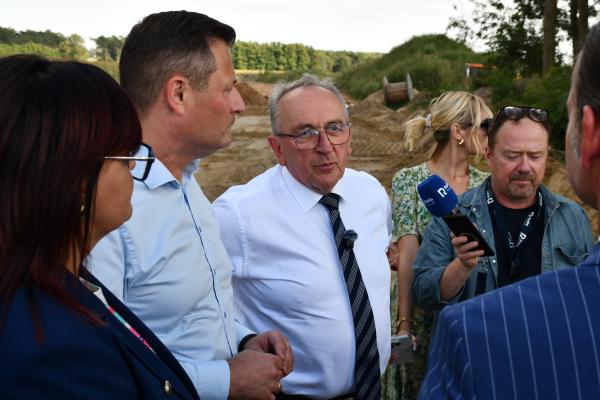 Wicemarszałek Jankowiak wizytował budowę dwóch ważnych obwodnic- kliknij aby powiększyć