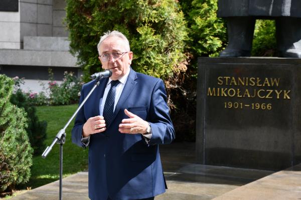 Pamięć premiera Mikołajczyka uczczona w Poznaniu- kliknij aby powiększyć