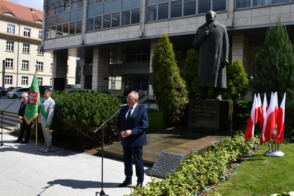 Pamięć premiera Mikołajczyka uczczona w Poznaniu- kliknij aby powiększyć