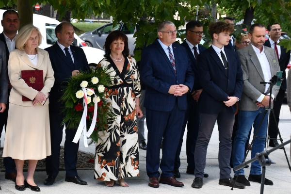 Pamięć premiera Mikołajczyka uczczona w Poznaniu- kliknij aby powiększyć