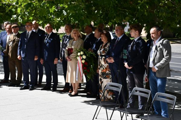 Pamięć premiera Mikołajczyka uczczona w Poznaniu- kliknij aby powiększyć