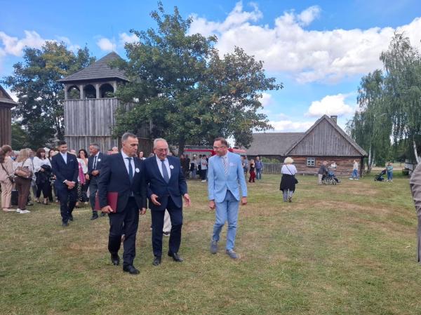Niezwykłe wielkopolskie dożynki w krainie Pierwszych Piastów- kliknij aby powiększyć