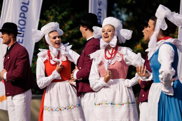 W sobotę 30 sierpnia w Grzybnie w gminie Brodnica odbyło się Święto Plonów powiatu śremskiego- kliknij aby powiększyć