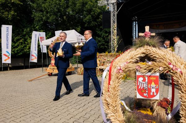 W sobotę 30 sierpnia w Grzybnie w gminie Brodnica odbyło się Święto Plonów powiatu śremskiego- kliknij aby powiększyć