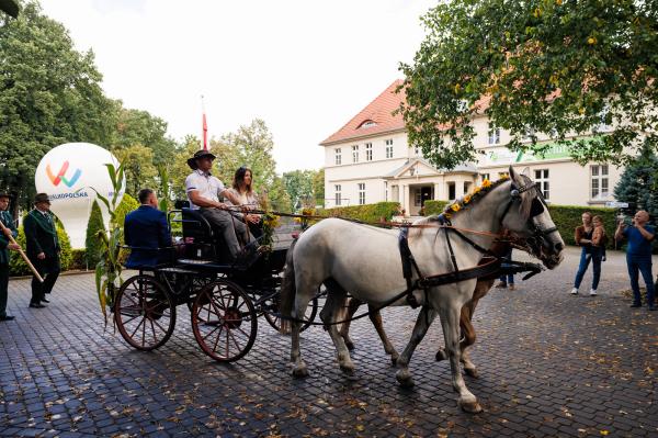 W sobotę 30 sierpnia w Grzybnie w gminie Brodnica odbyło się Święto Plonów powiatu śremskiego- kliknij aby powiększyć