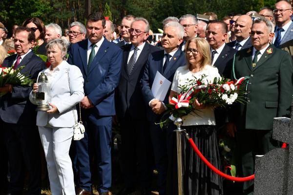 W Śmiłowie uczczono pierwszych poległych w II wojnie światowej
- kliknij aby powiększyć