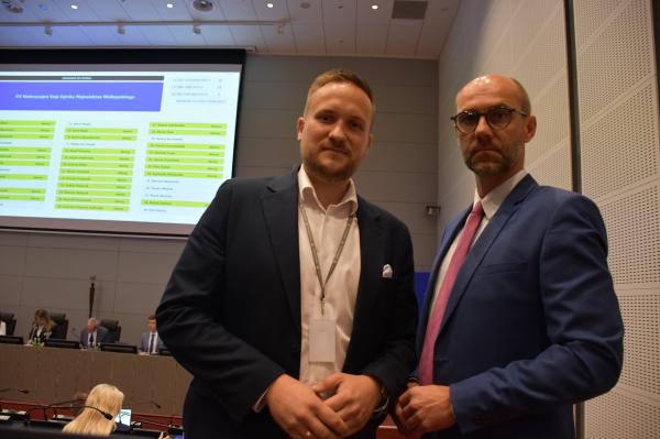 Nadzwyczajna sesja zwołana we wtorek 2 września dotyczyła aktualnej sytuacji w wojewódzkich placówkach służby zdrowia - kliknij aby powiększyć