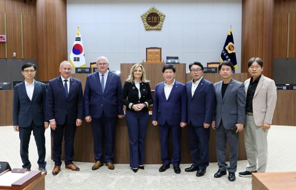 Wizyta delegacji Województwa Wielkopolskiego w Regionie Chungcheongnam-do- kliknij aby powiększyć