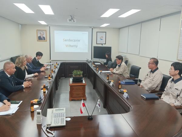 Wizyta delegacji Województwa Wielkopolskiego w Regionie Chungcheongnam-do- kliknij aby powiększyć