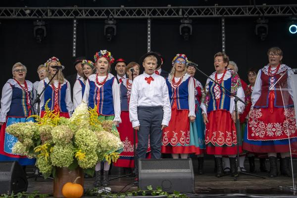Dożynki Powiatowo-Gminno-Parafialne w Rzgowie odbyły się 13 września.- kliknij aby powiększyć