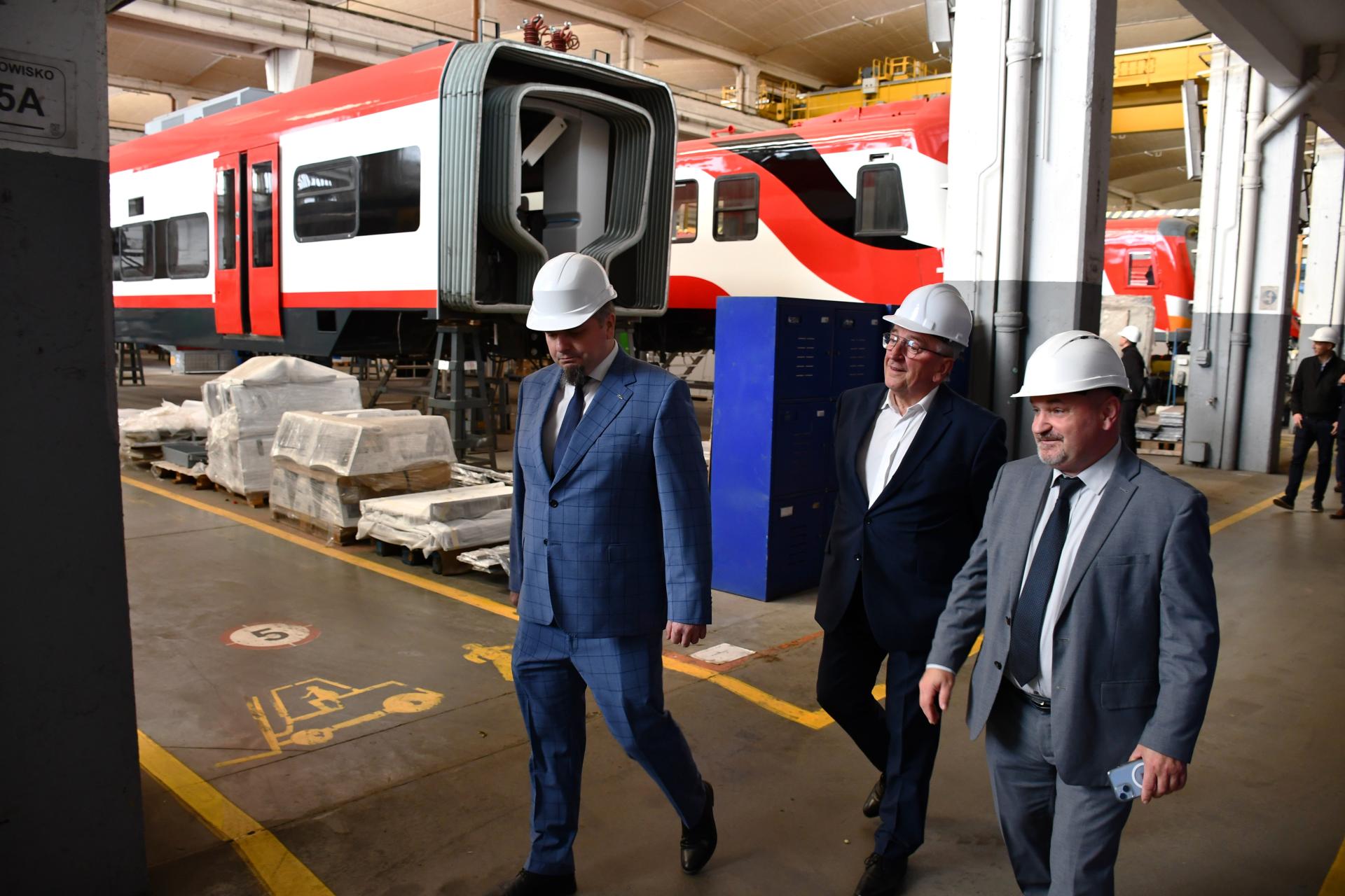 Wicemarszałek Jankowiak wizytował naprawę wielkopolskich pociągów      - zobacz więcej