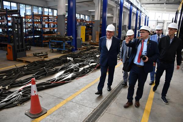 Wicemarszałek Jankowiak wizytował naprawę wielkopolskich pociągów- kliknij aby powiększyć