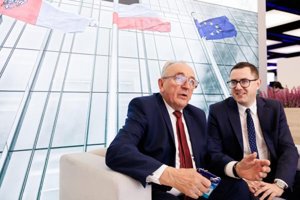 Local Trends - Europejskie Forum Samorządowe- kliknij aby powiększyć