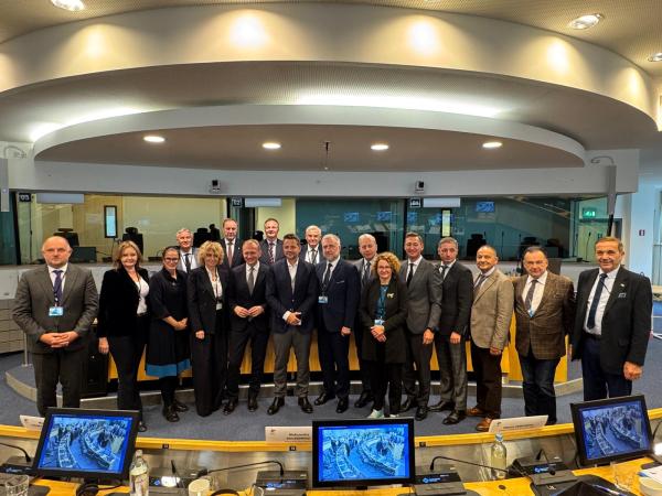 Spotkanie polskiej delegacji z komisarzem Serafinem, autor BIWW- kliknij aby powiększyć